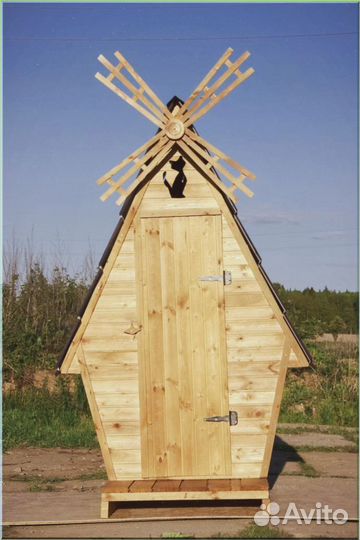 Уличный туалет с декором KQE