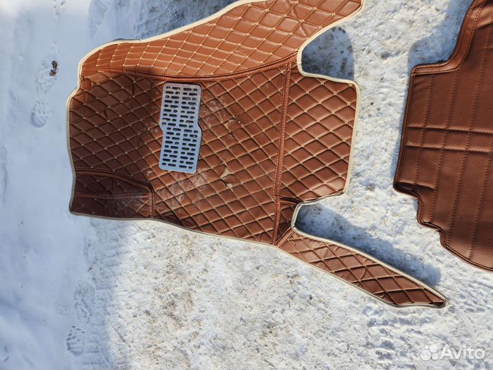 Автомобильные коврики из экокожи 3d