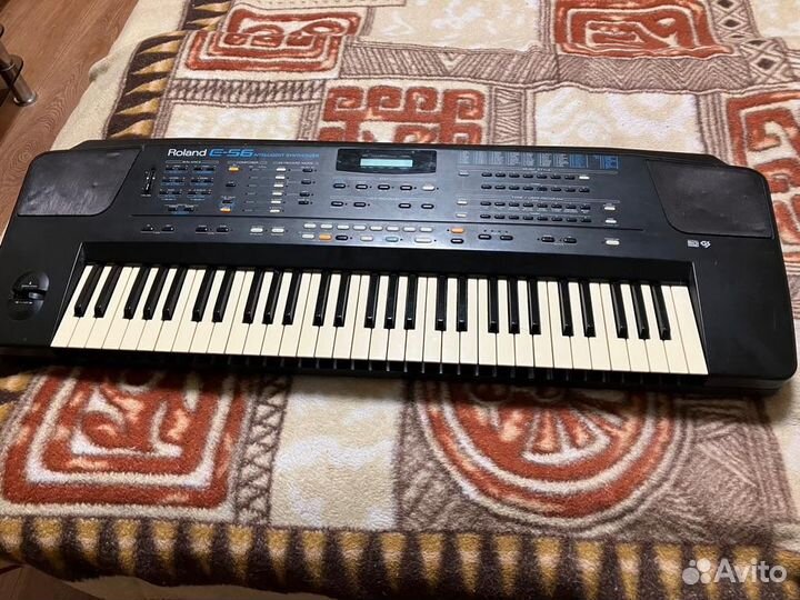 Синтезатор Roland E-56