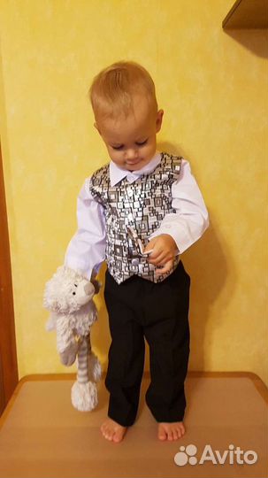 Костюм тройка