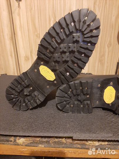 Трекинговые ботинки