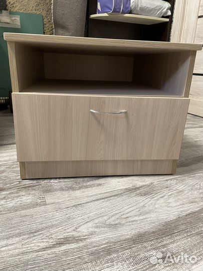 Тумба прикроватная