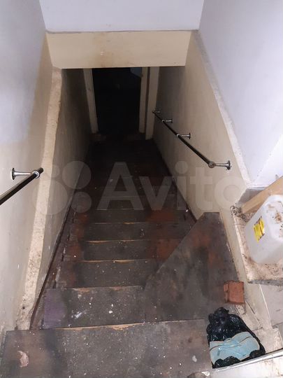 Челюскинцев, 64