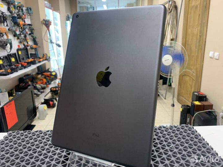 Планшет Apple iPad 8 поколения 32gb (162)