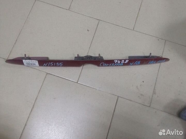 Накладка двери багажника Mitsubishi Carisma