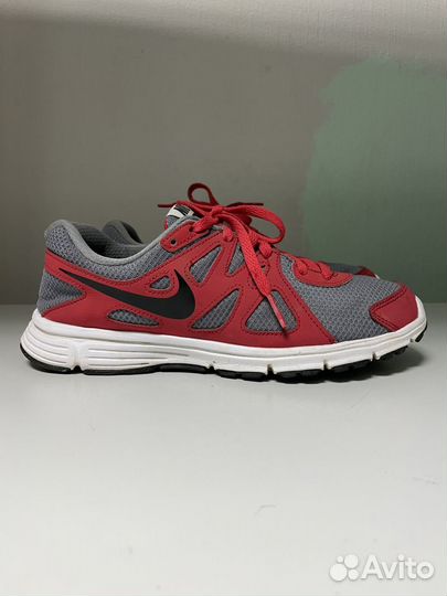 Кроссовки женские Nike Revolution 2, 39 размер
