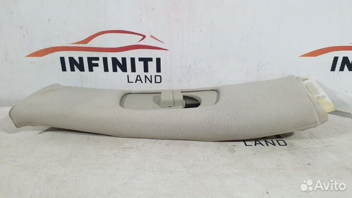 Обшивка средней стойки верхняя левая Infiniti