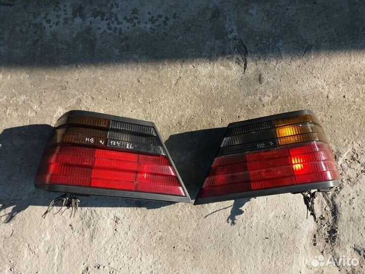 Фонарь стоп комплект Mercedes W124