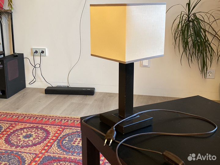 Лампа настольная