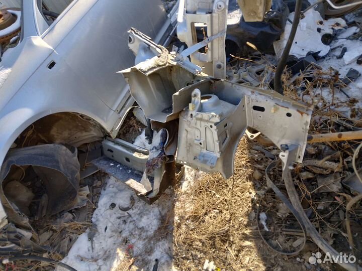 Renault sandero stepway 2 лонжерон стакан