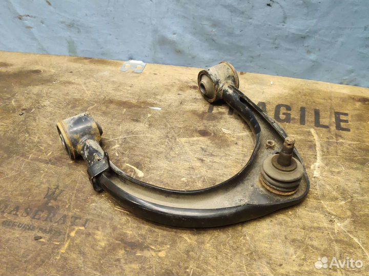 Рычаг передний правый верхний Toyota LC200 2016г