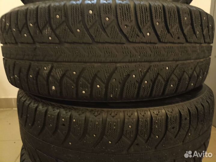 Bridgestone Ice Cruiser 7000 225/65 R17