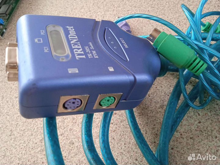 Переключатель KVM trendnet TK-205i