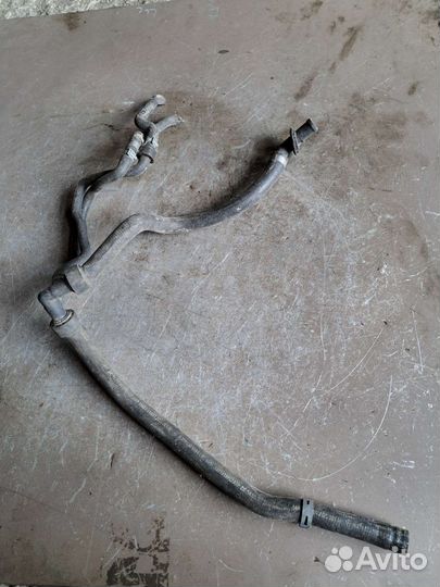 Патрубок охлаждения Mercedes W211