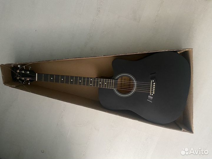 Гитара шестиструнная