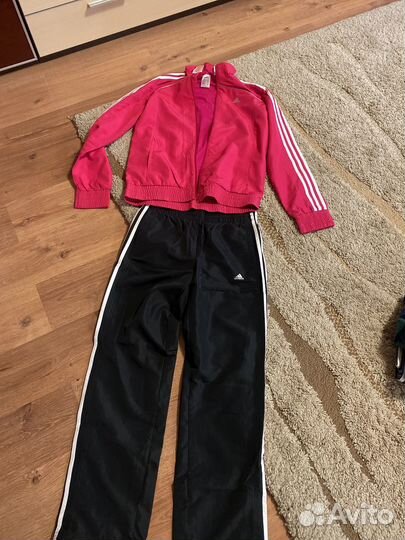 Спортивный костюм adidas 40-42 размер