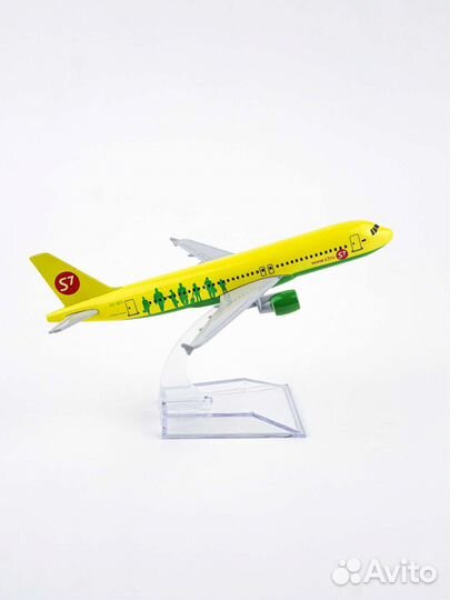 Модель самолета S7
