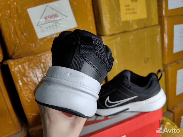 Кроссовки Nike Defyallday