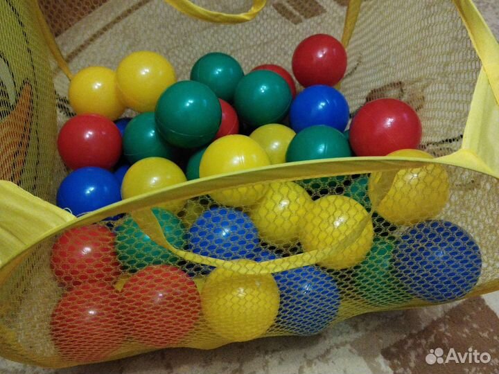 Конструктор детский и сухой бассейн