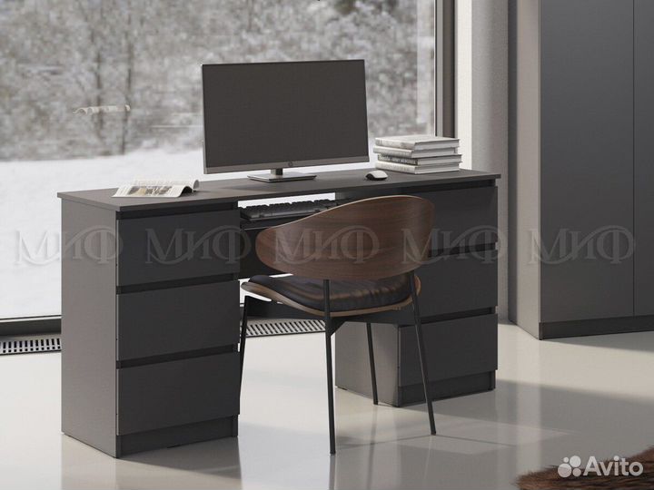 Письменный стол
