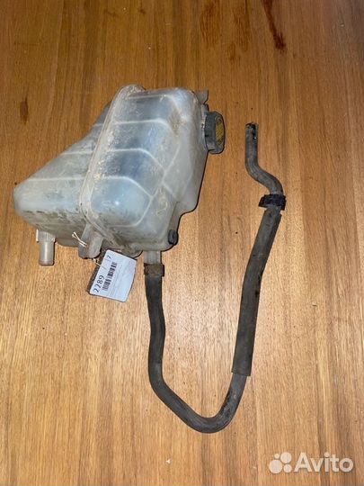 Бачок расширительный Toyota Avensis универсал D4D