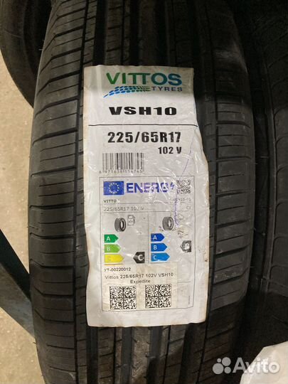Kinforest KF-550 215/55 R17 97W