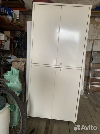 Шкаф металлический медицинский, кушетка