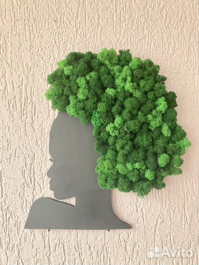 Картина, панно из мха девушка