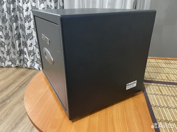 Сейф офисный