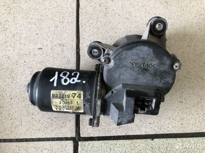 Моторчик дворников Mitsubishi Montero Sport 1