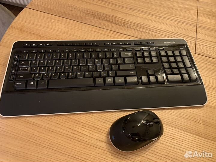Беспроводная клавиатура и мышь Microsoft 5000