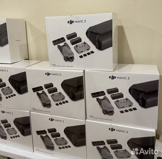 Квадрокоптер Dji Mavic 3 Fly More Combo в наличии