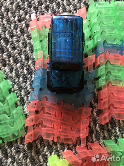 Гибкий трек с машинкой