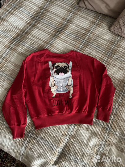 Свитшот красный с принтом на спине
