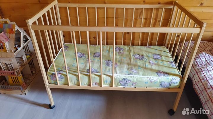 Детская кроватка
