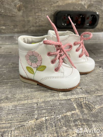 Ботинки для малышки, новые 17р