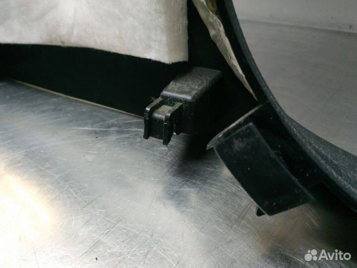 Обшивка центральной стойки левая Jeep Grand