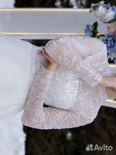 Свадебное платье со шлейфом 42 44 46