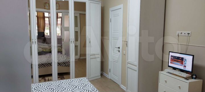 1-к. квартира, 52 м², 1/3 эт.