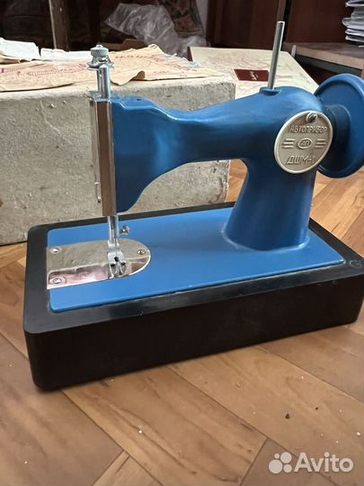 Детская швейная машинка СССР