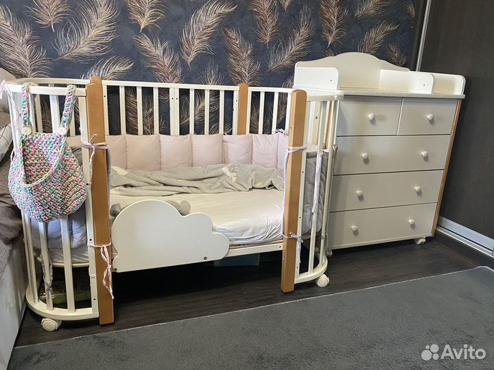 Детская кровать с пеленальным комодом