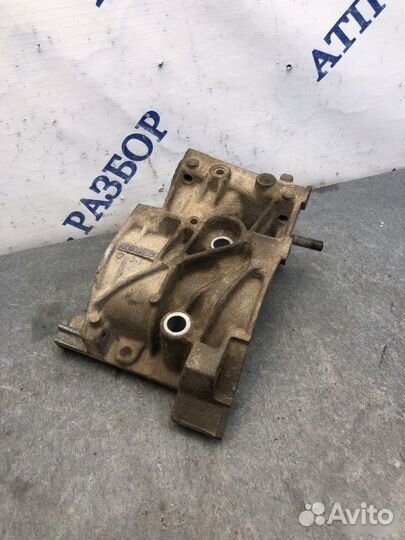 Корпус помпы Citroen C3