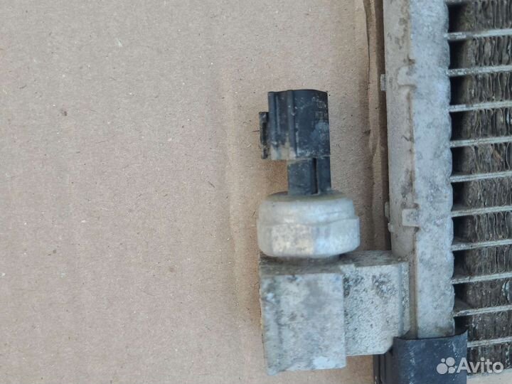 Радиатор кондиционера Nissan Tiida C11