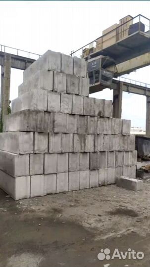 Блок фундаментный