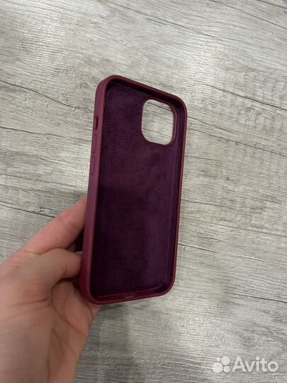 Чехол на iPhone 14