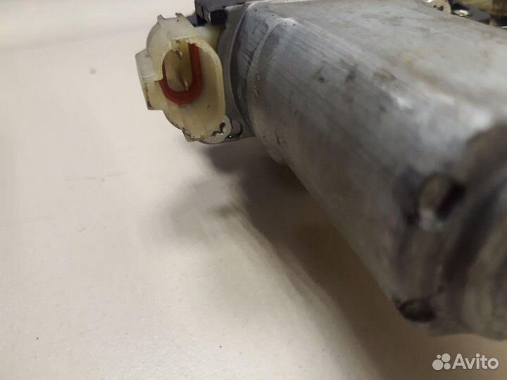 Стеклоподъемник электрический задний правый