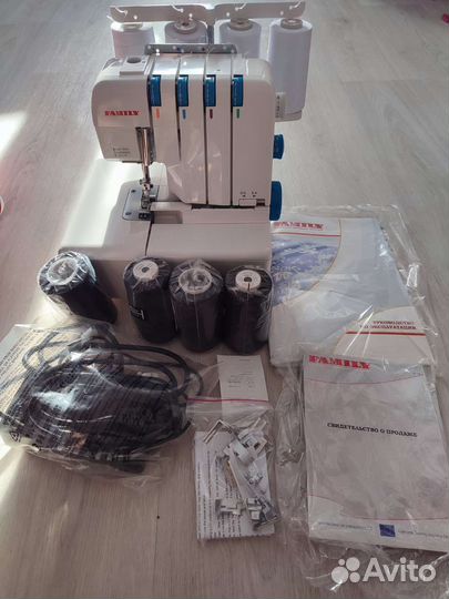 Продам оверлок Family ML645D
