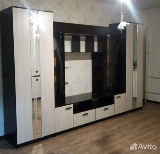 Стенка в гостиную