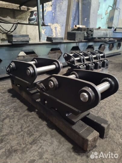 Быстросъем на мини-экскаватор