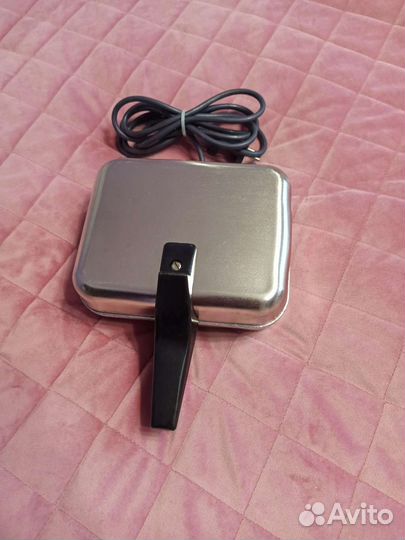 Электрическая вафельница новая СССР